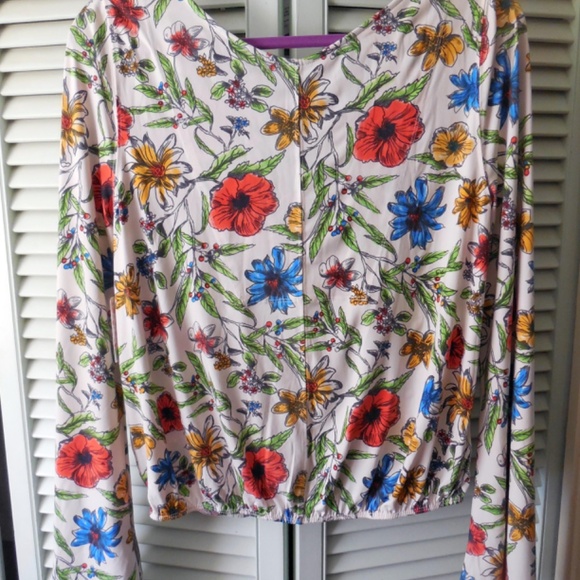 Free People NWT Size L Womens "Martini" Floral Top Bell Sleeves - Picture 3 of 4
